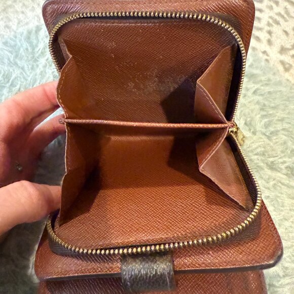 Louis Vuitton Mono Snap Compact Wallet - Picture 9 of 10